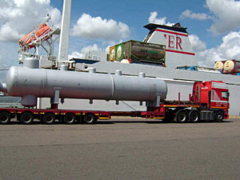 Pressure Vessel being loaded direct to Ship